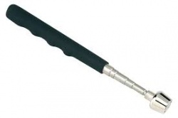 Magnetic telescopic pick up tool